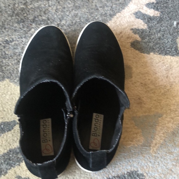 Blondo Waterproof Wedge Sneaker - Picture 8 of 11